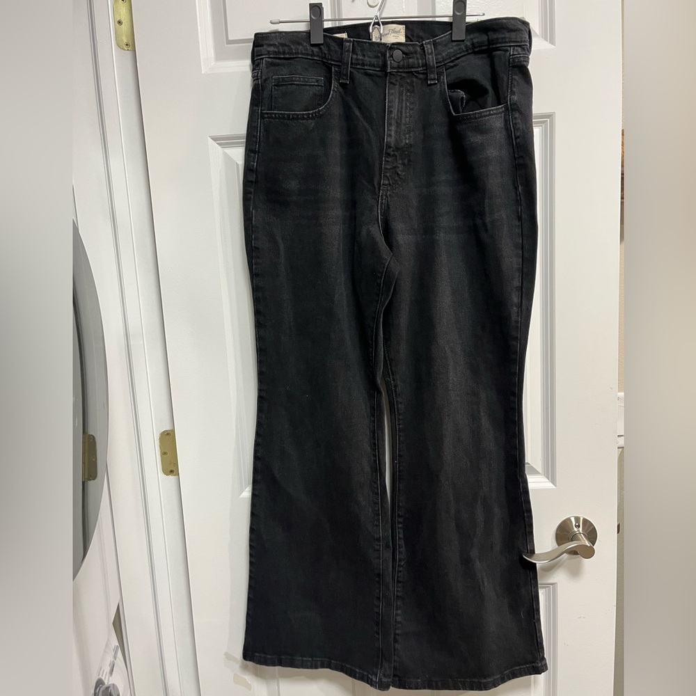 NWOT Women's Black High Rise Flare Jeans